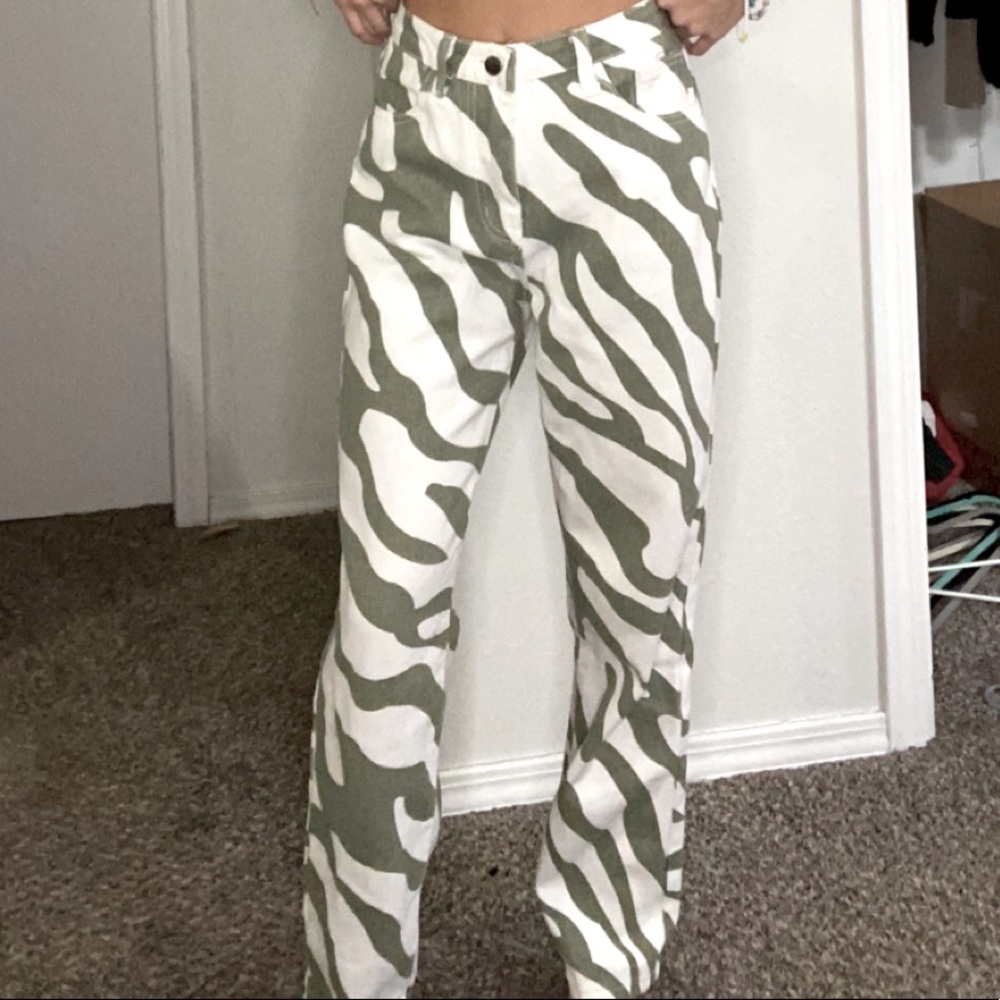 White and green zebra print/ animal print mom jeans/ straight jeans XS/small